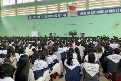 𝗕𝗨Ổ𝗜 𝗫𝗘𝗠 𝗣𝗛𝗜𝗠 “𝗠𝗨̛𝗔 Đ𝗢̉” – 𝗠𝗢̣̂𝗧 𝗧𝗥𝗔̉𝗜 𝗡𝗚𝗛𝗜𝗘̣̂𝗠 𝗚𝗜𝗔́𝗢 𝗗𝗨̣𝗖 ĐẦ𝗬 𝗖𝗔̉𝗠 𝗫𝗨́𝗖