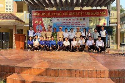 NGÀY HỘI TUYÊN TRUYỀN PHÁP LUẬT VỀ TRẬT TỰ AN TOÀN GIAO THÔNG VÀ HƯỚNG DẪN LÁI XE AN TOÀN